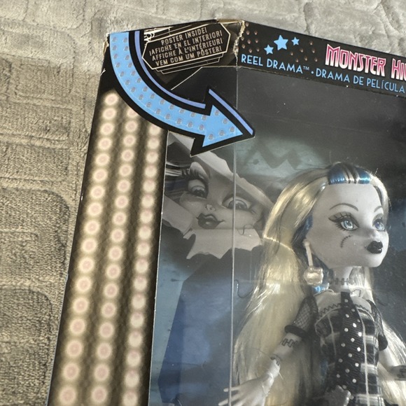 Monster High 2022 Frankie Stein REEL DRAMA * NEW IN BOX - Picture 5 of 8